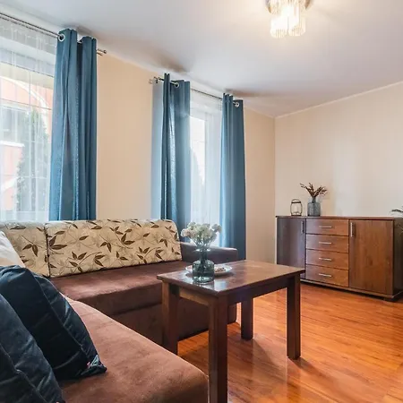 Flatbook - Port Z Parkingiem Stegna (Pomerania)