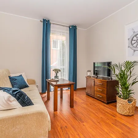 Flatbook - Port Z Parkingiem Stegna (Pomerania)